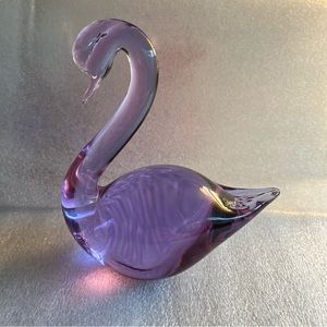 Art Glass Lavender Purple Swan 5.5” tall